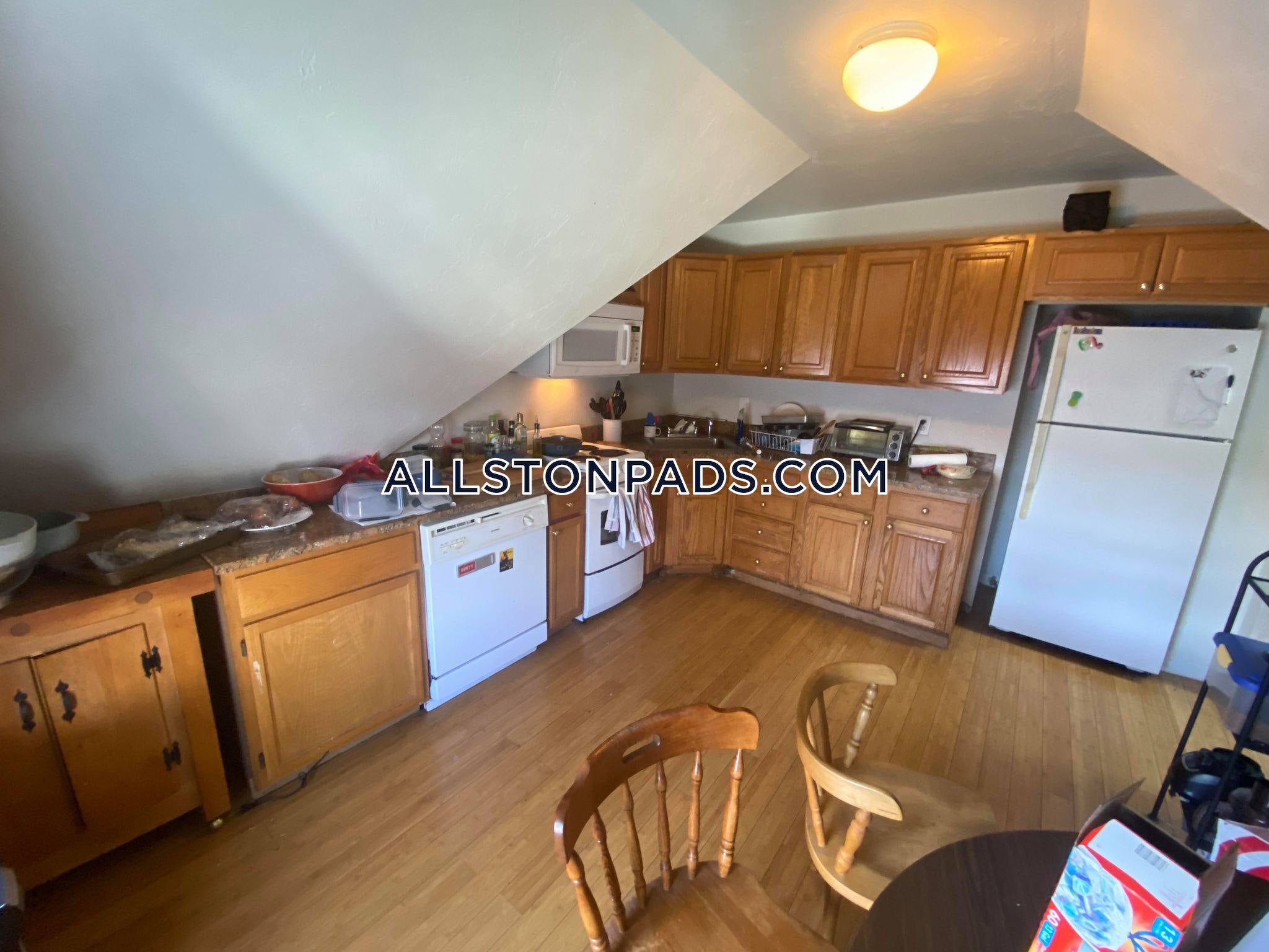 18 Greylock Rd, Allston