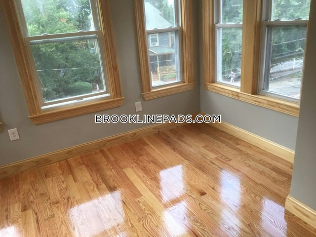 152 Winchester St, Coolidge Corner