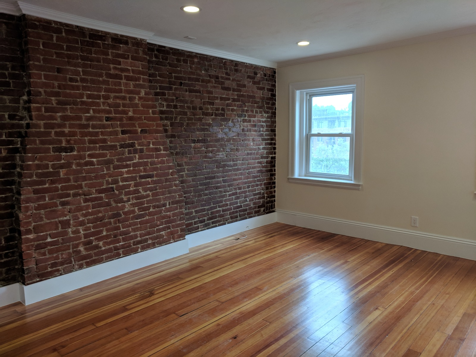 1616 Beacon St, Washington Square