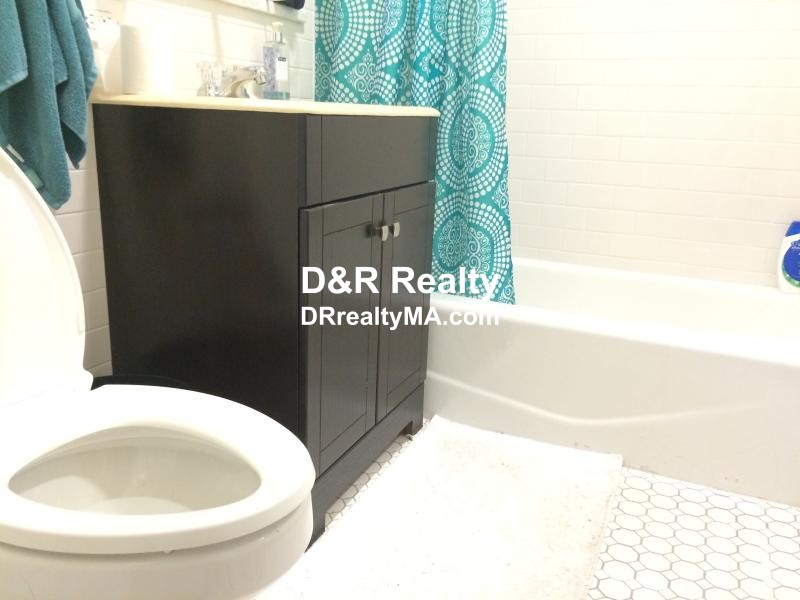 1616 Massachusetts Ave, Harvard Square