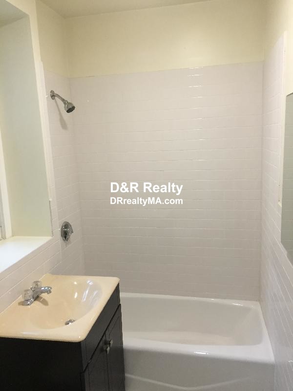 1616 Massachusetts Ave, Harvard Square