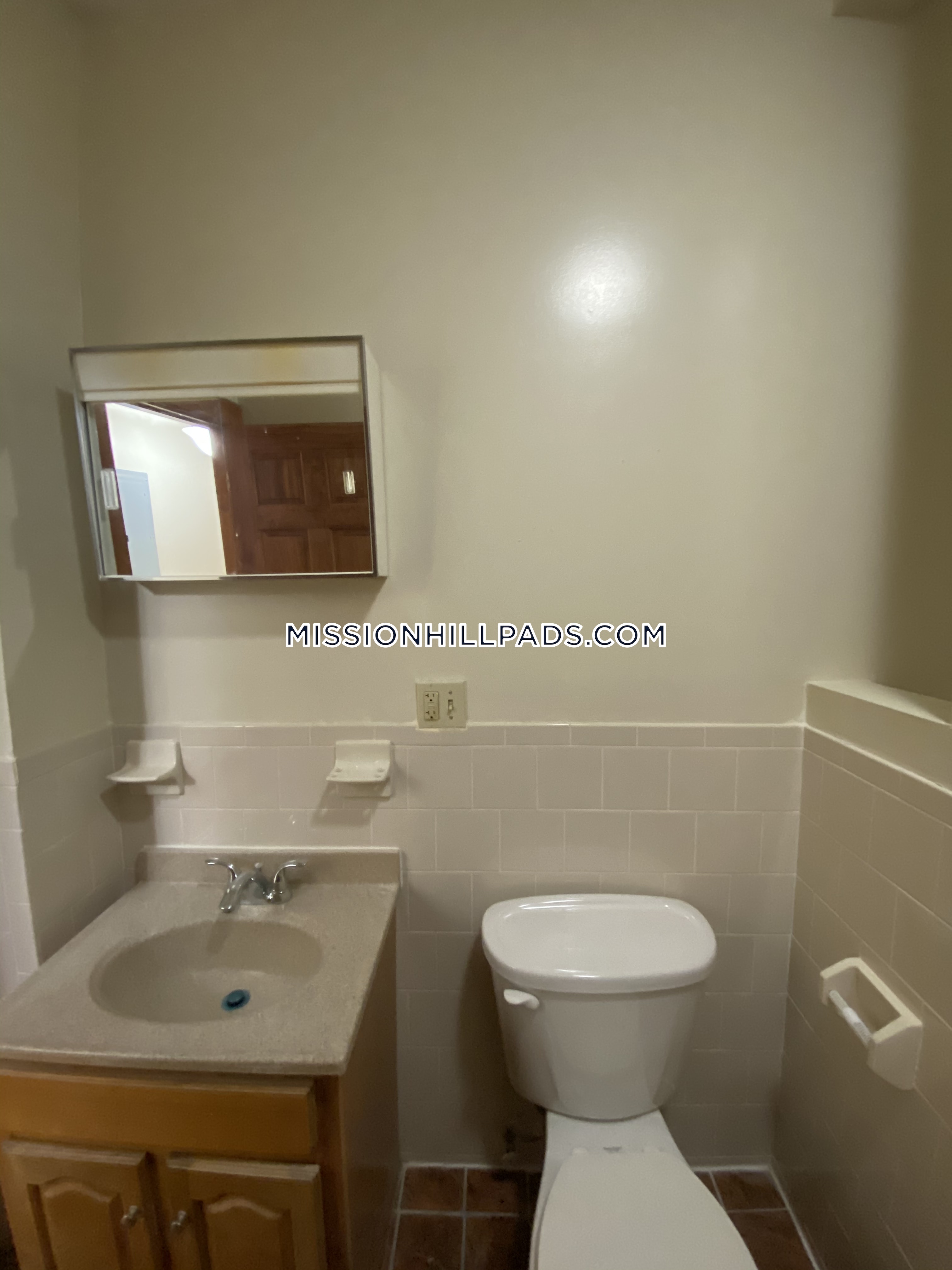 10 Westminster Ave, Roxbury