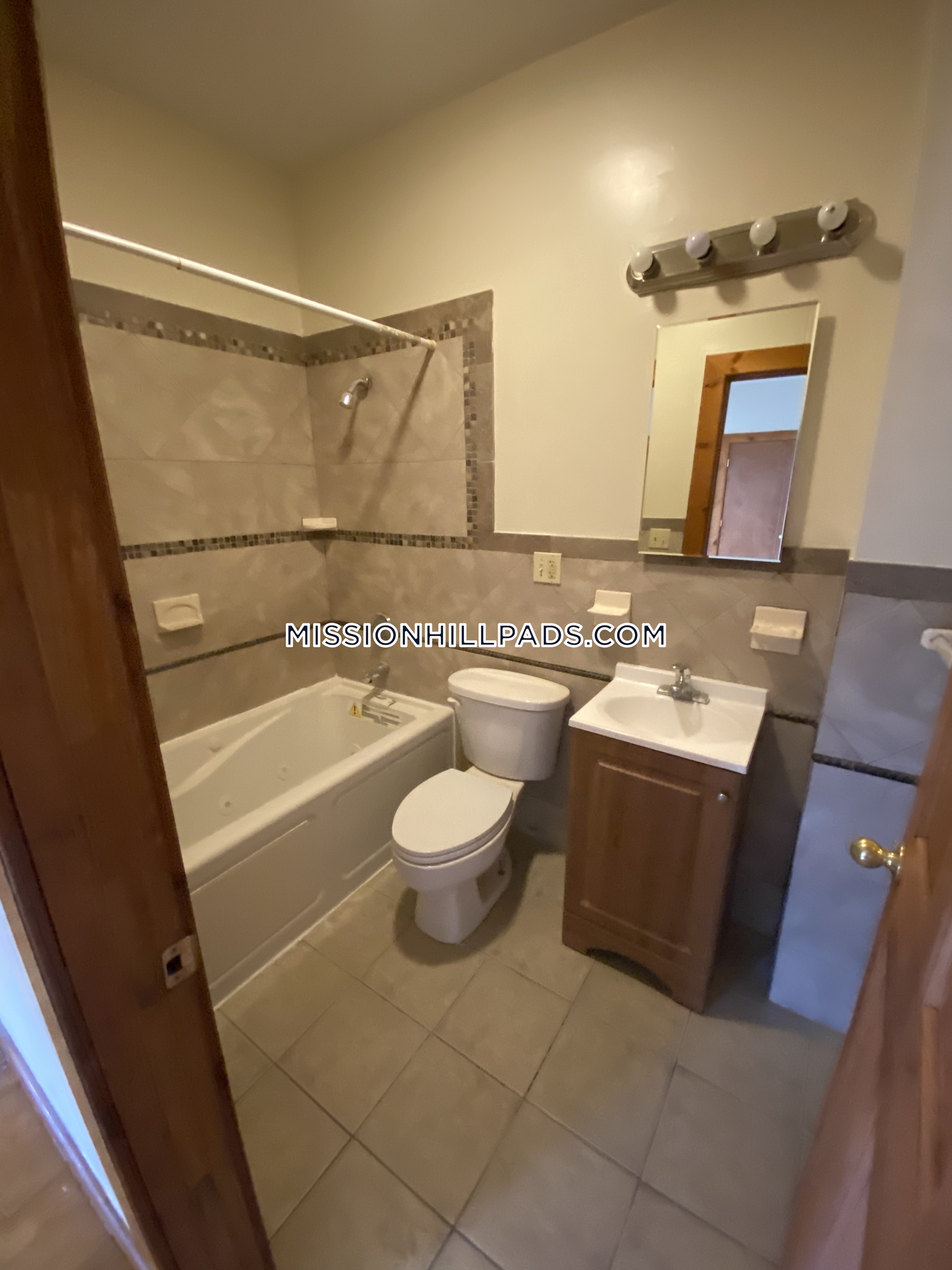 10 Westminster Ave, Roxbury