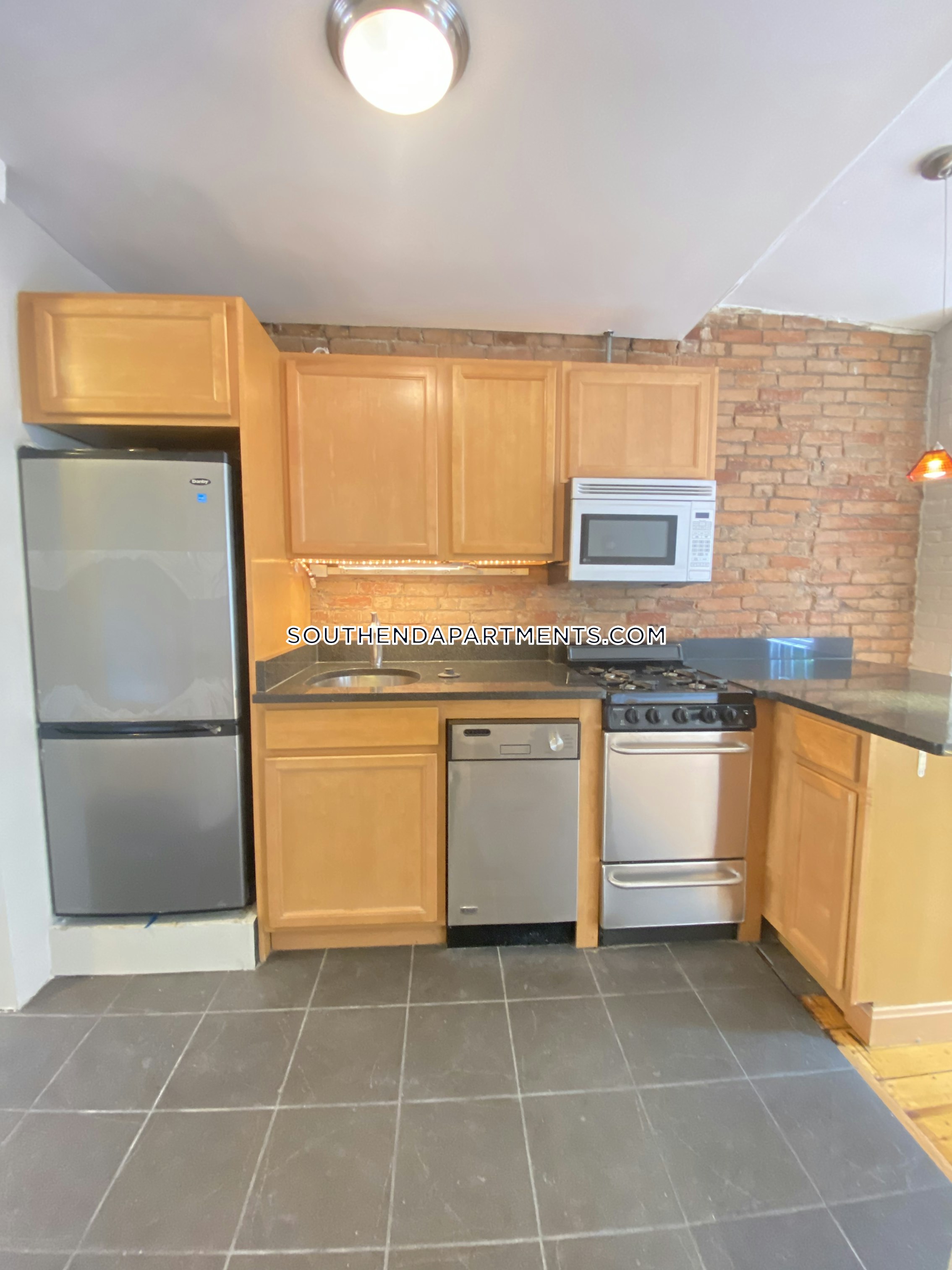 33 Gray St, South End