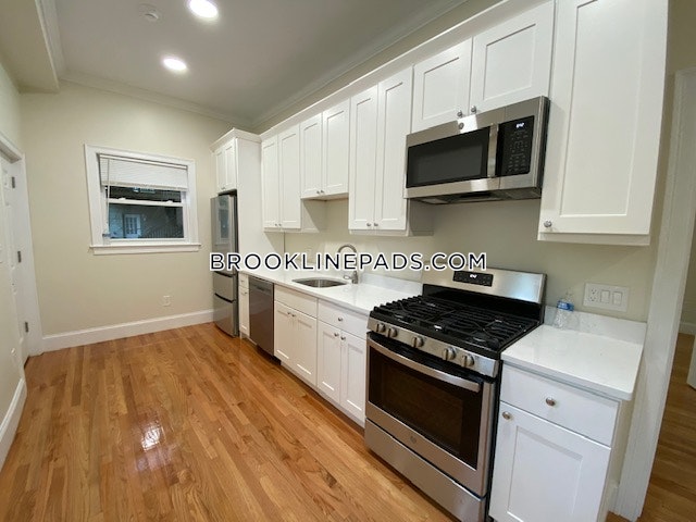 12 Harris St, Coolidge Corner