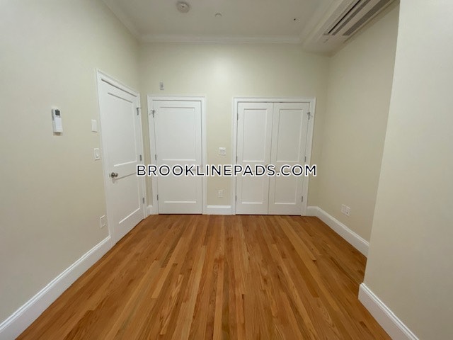 12 Harris St, Coolidge Corner