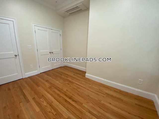 12 Harris St, Coolidge Corner