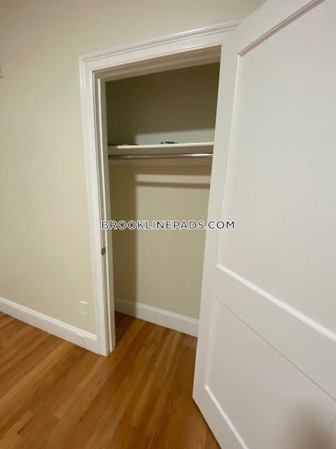 12 Harris St, Coolidge Corner