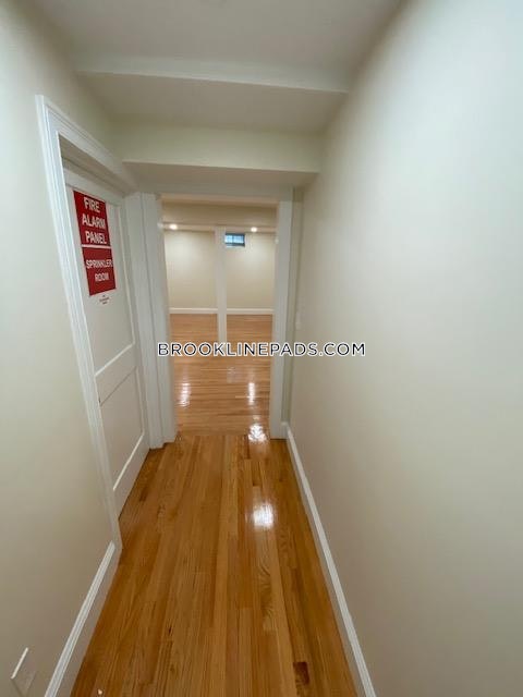 12 Harris St, Coolidge Corner