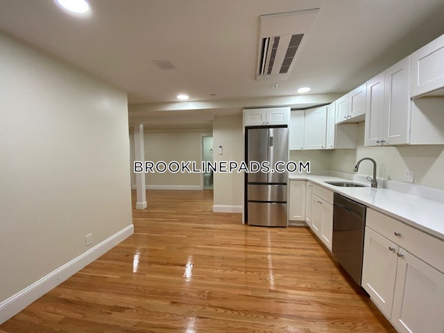 12 Harris St, Coolidge Corner