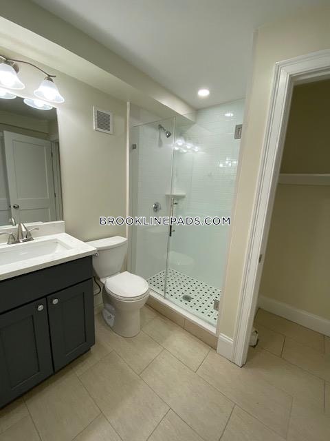 12 Harris St, Coolidge Corner