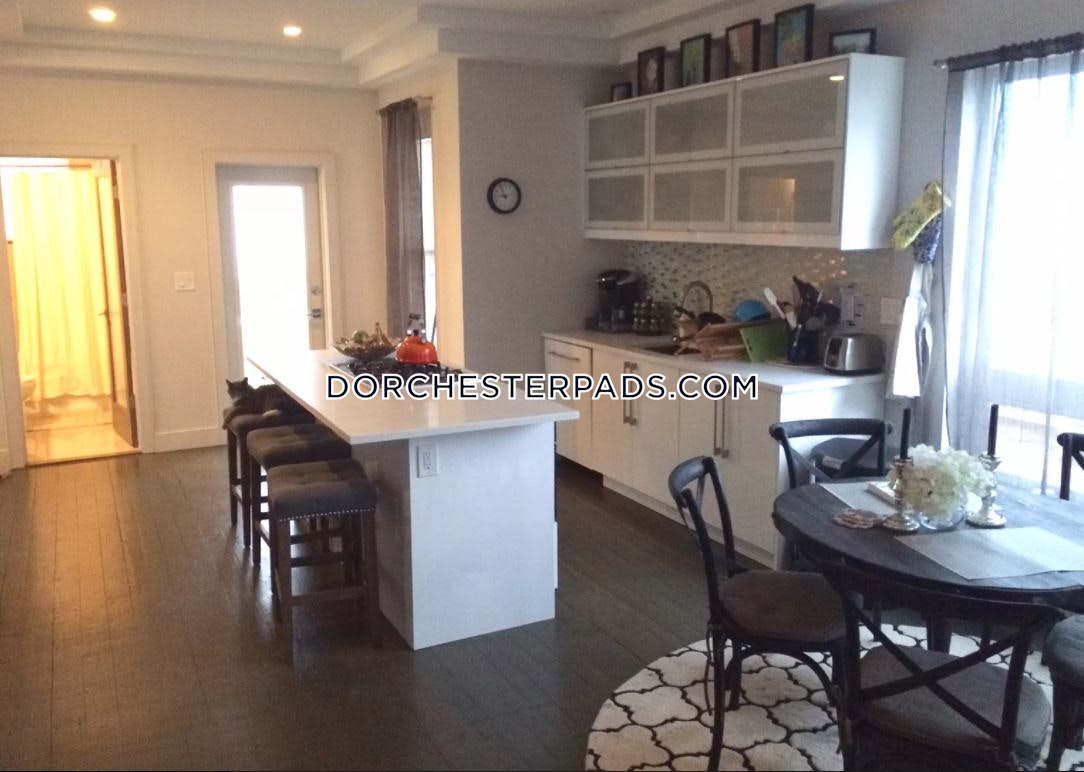 22 Harbor View, Dorchester