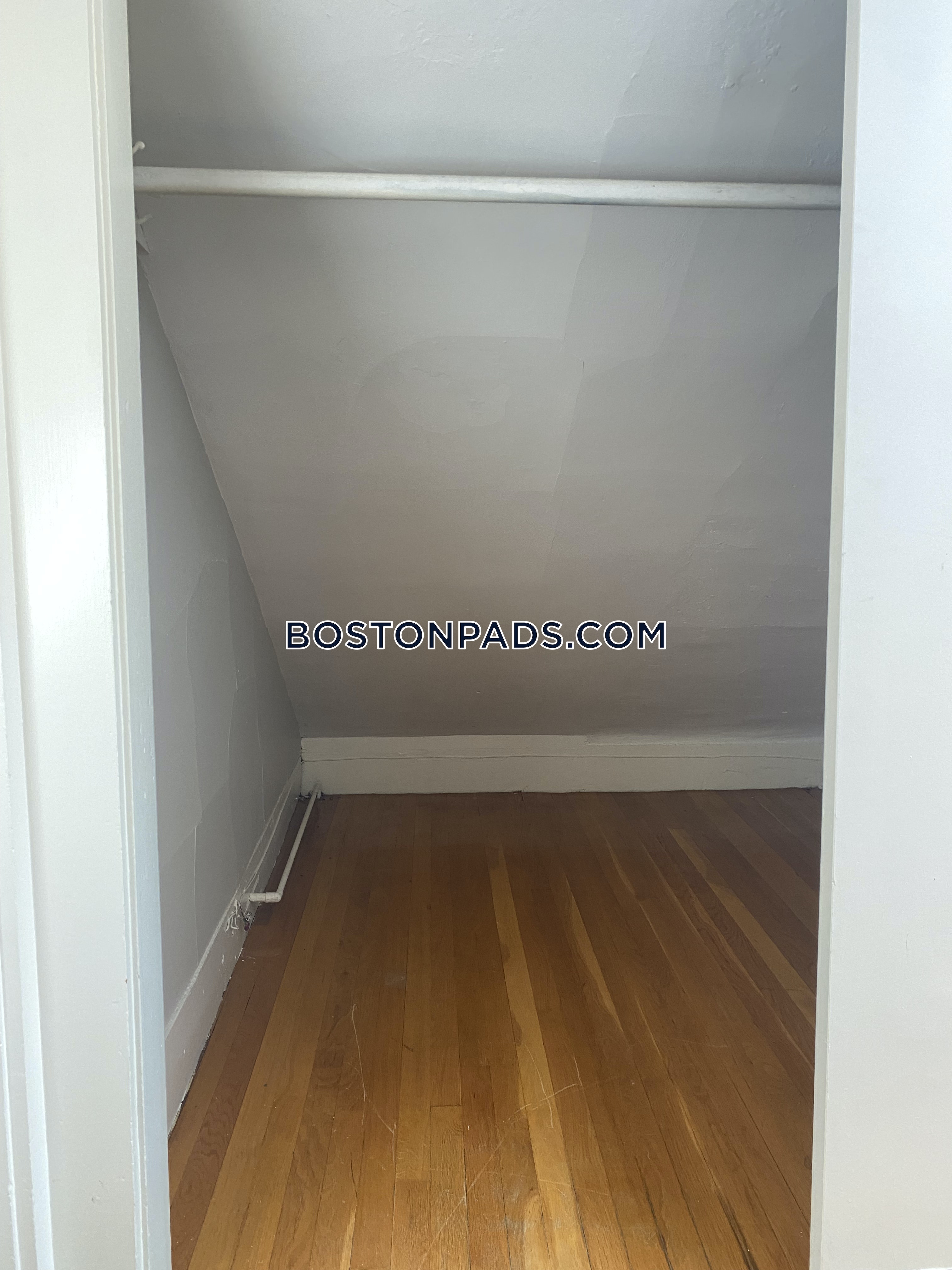 222 Banks St, Harvard Square