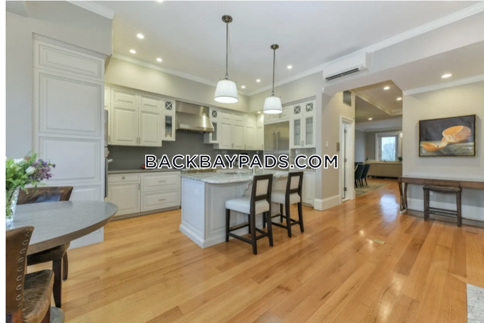 214 Beacon St, Back Bay