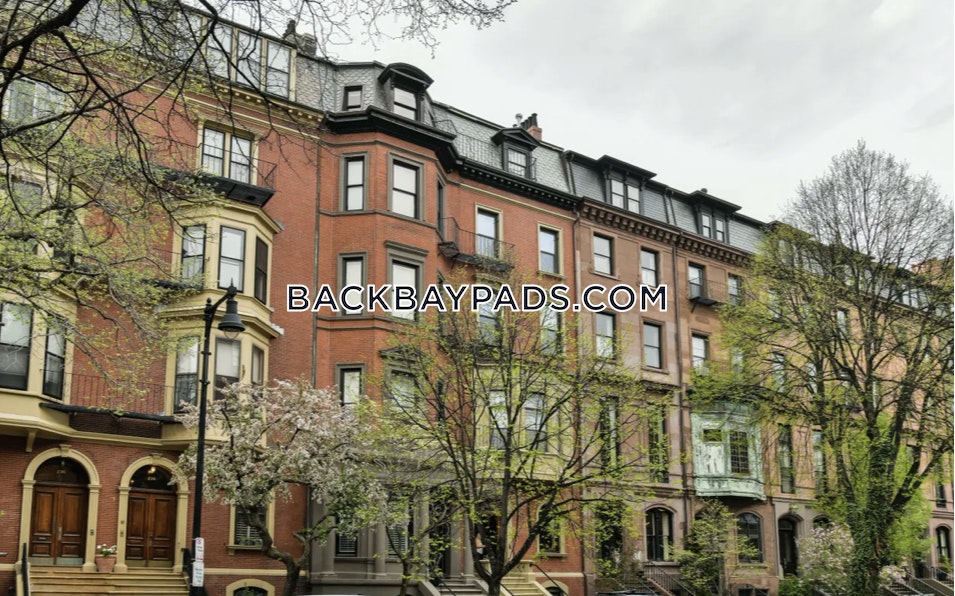 214 Beacon St, Back Bay