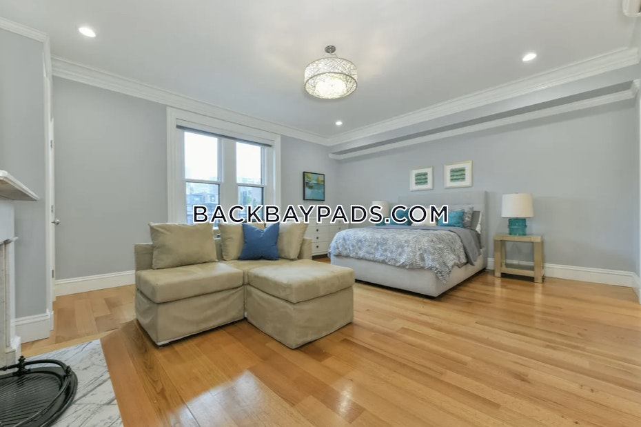 214 Beacon St, Back Bay