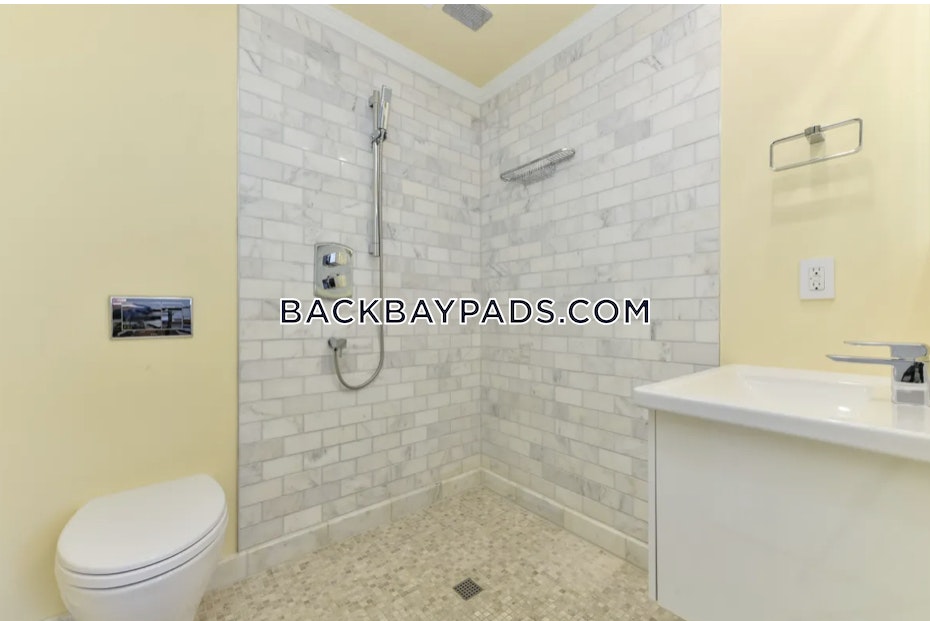 214 Beacon St, Back Bay