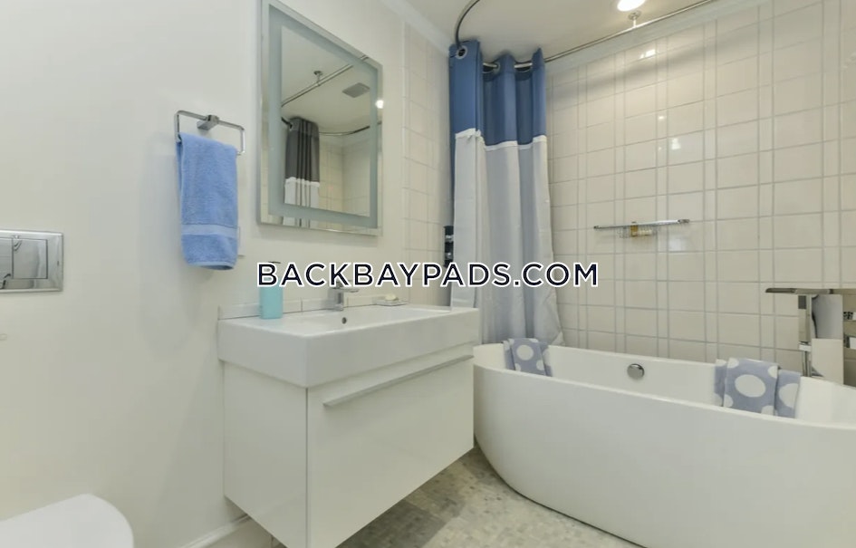 214 Beacon St, Back Bay