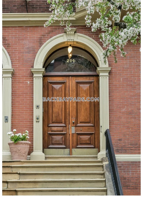 214 Beacon St, Back Bay