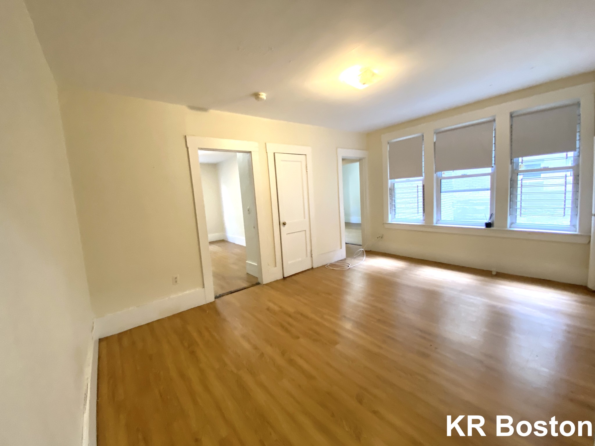 1626 Commonwealth, Brighton