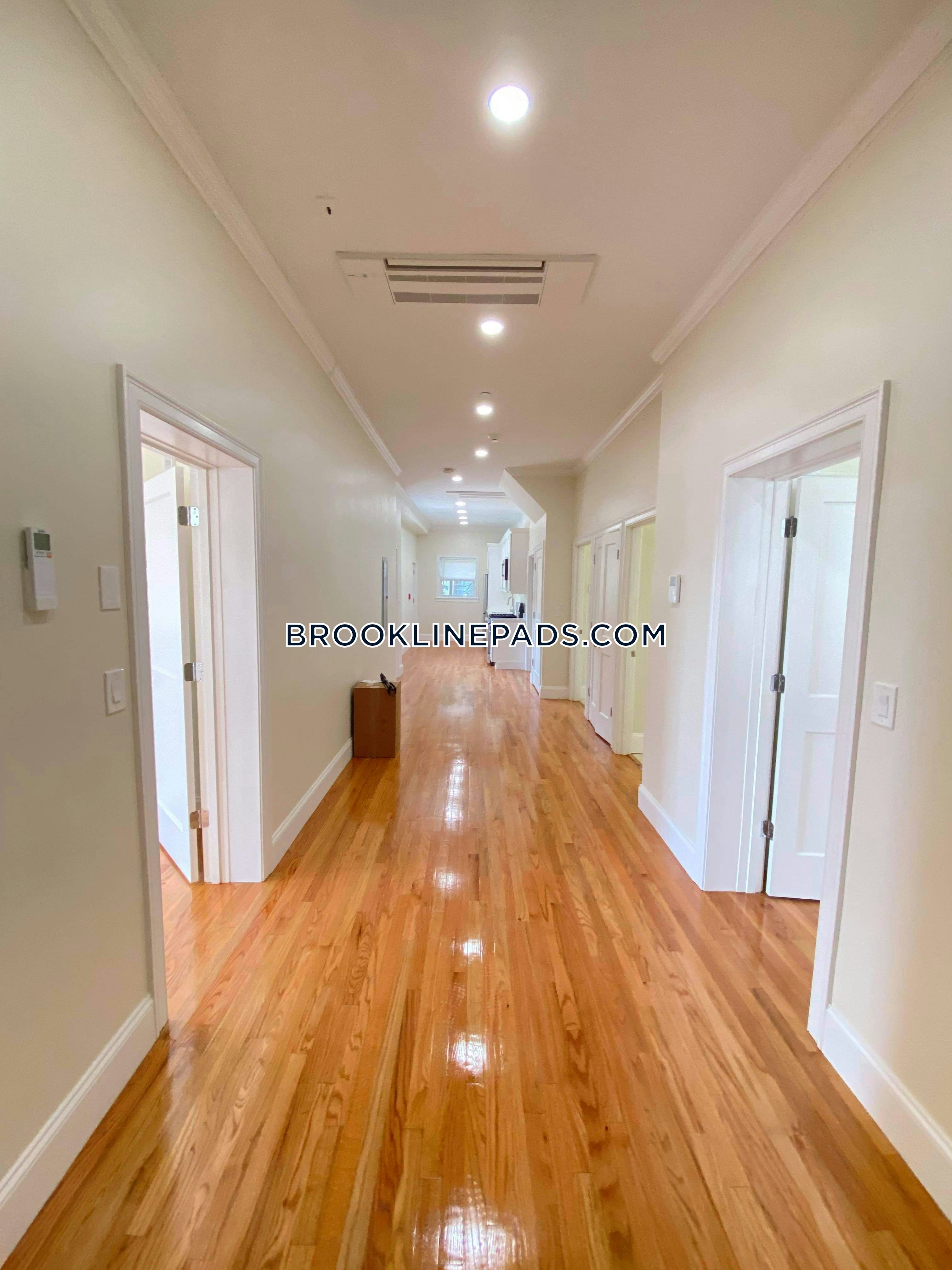 12 Harris St, Coolidge Corner