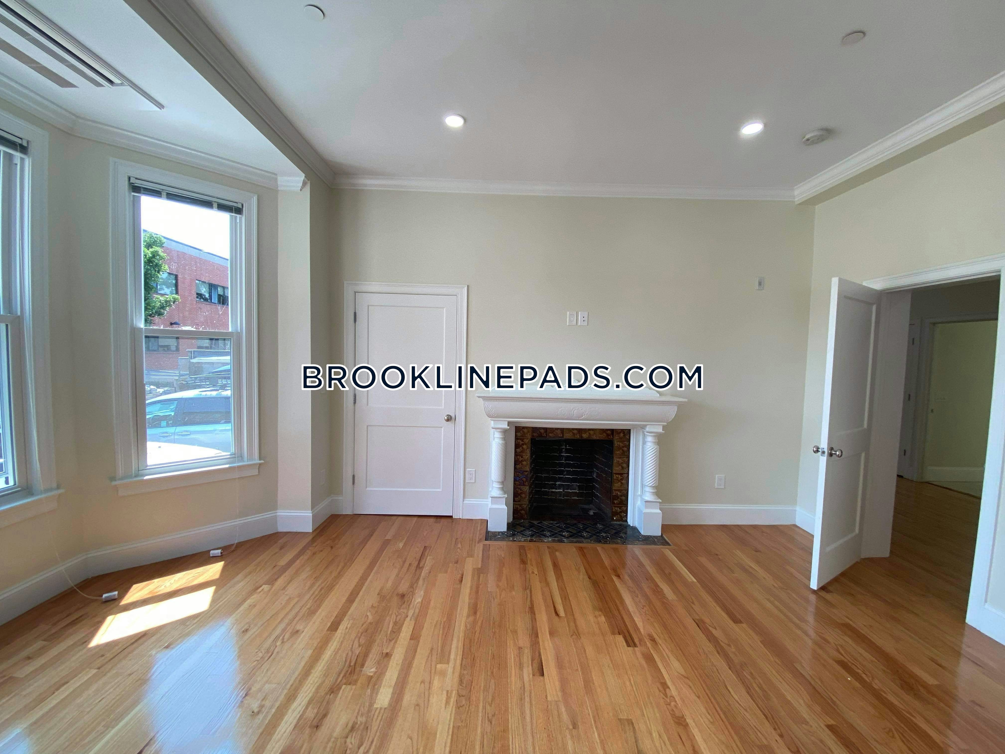 12 Harris St, Coolidge Corner