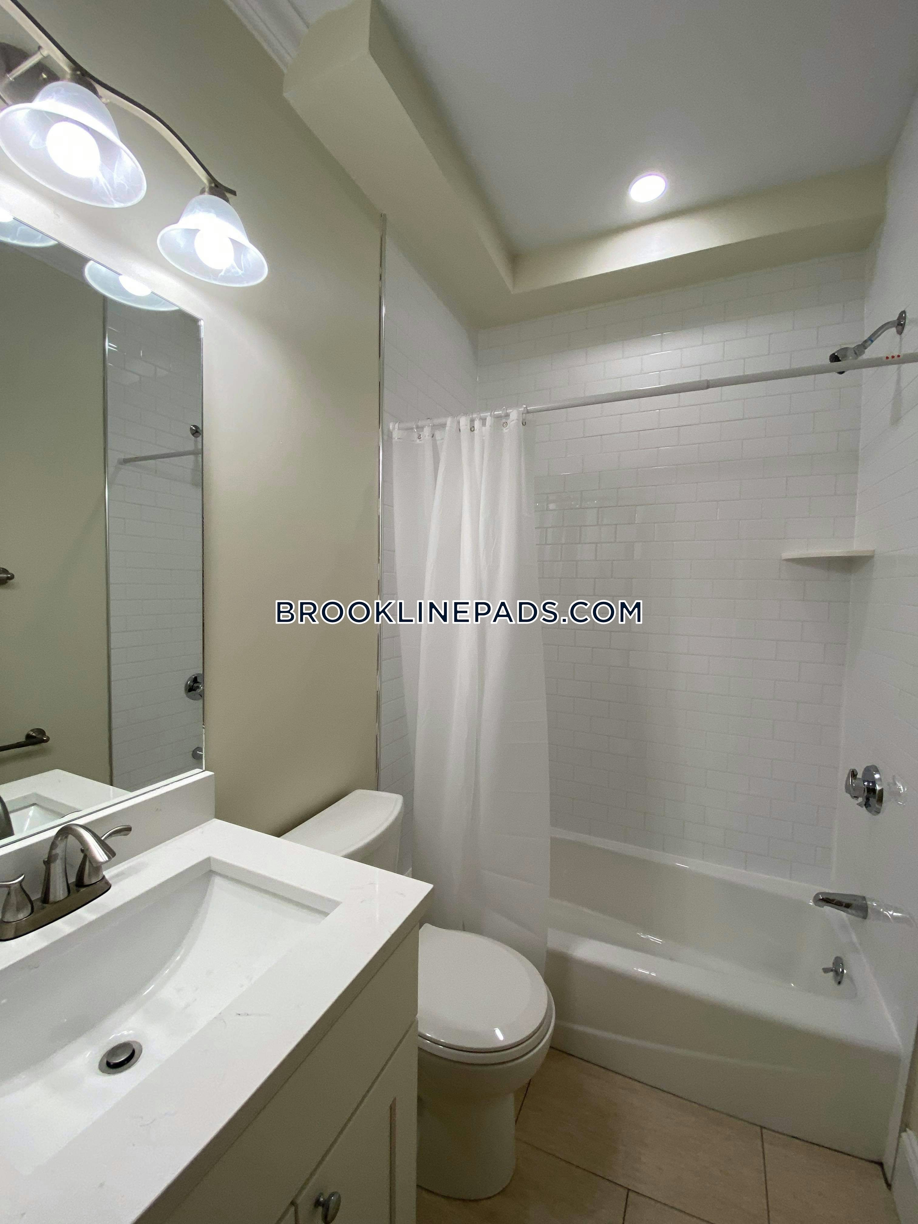 12 Harris St, Coolidge Corner