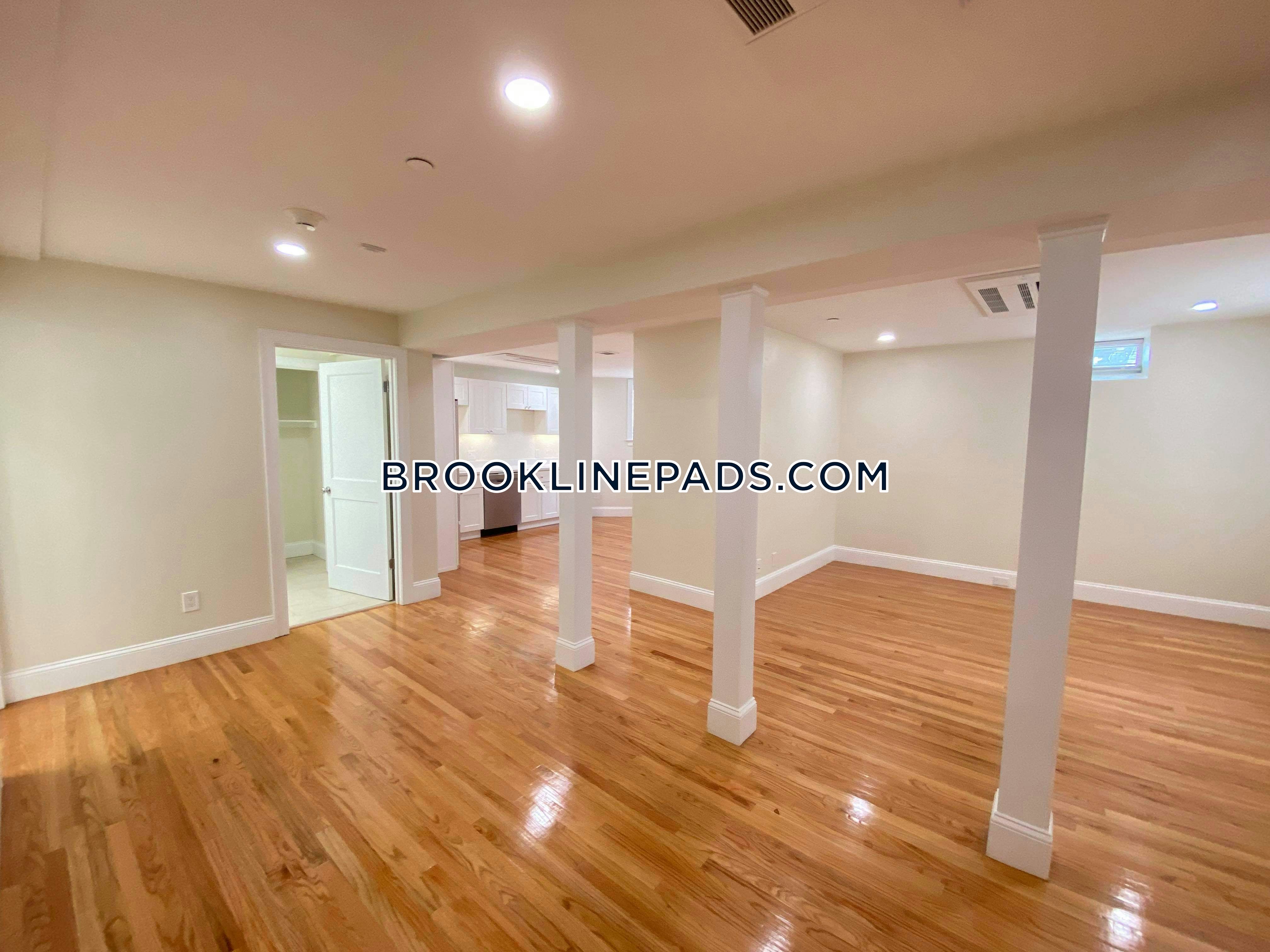 12 Harris St, Coolidge Corner