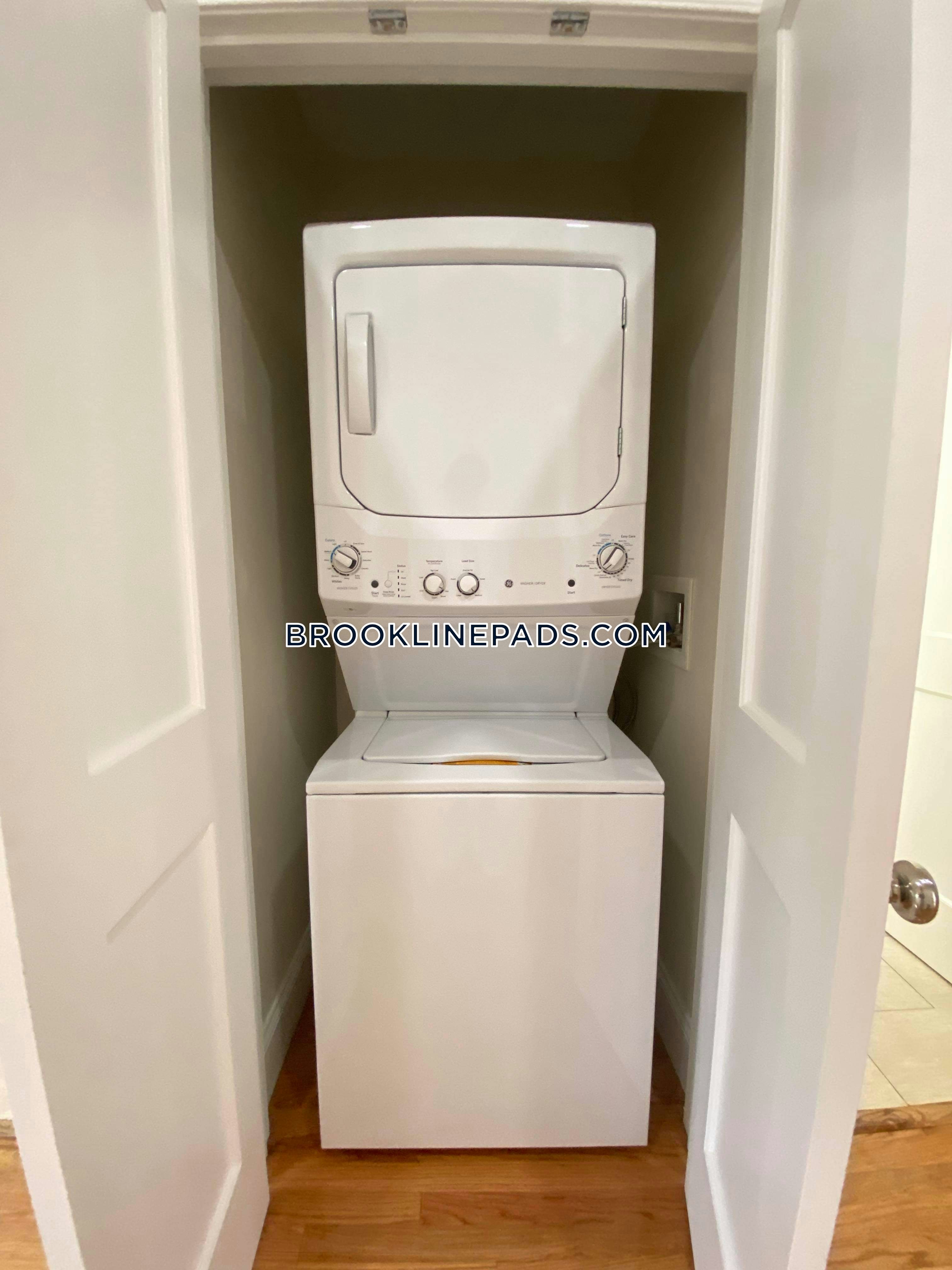 12 Harris St, Coolidge Corner