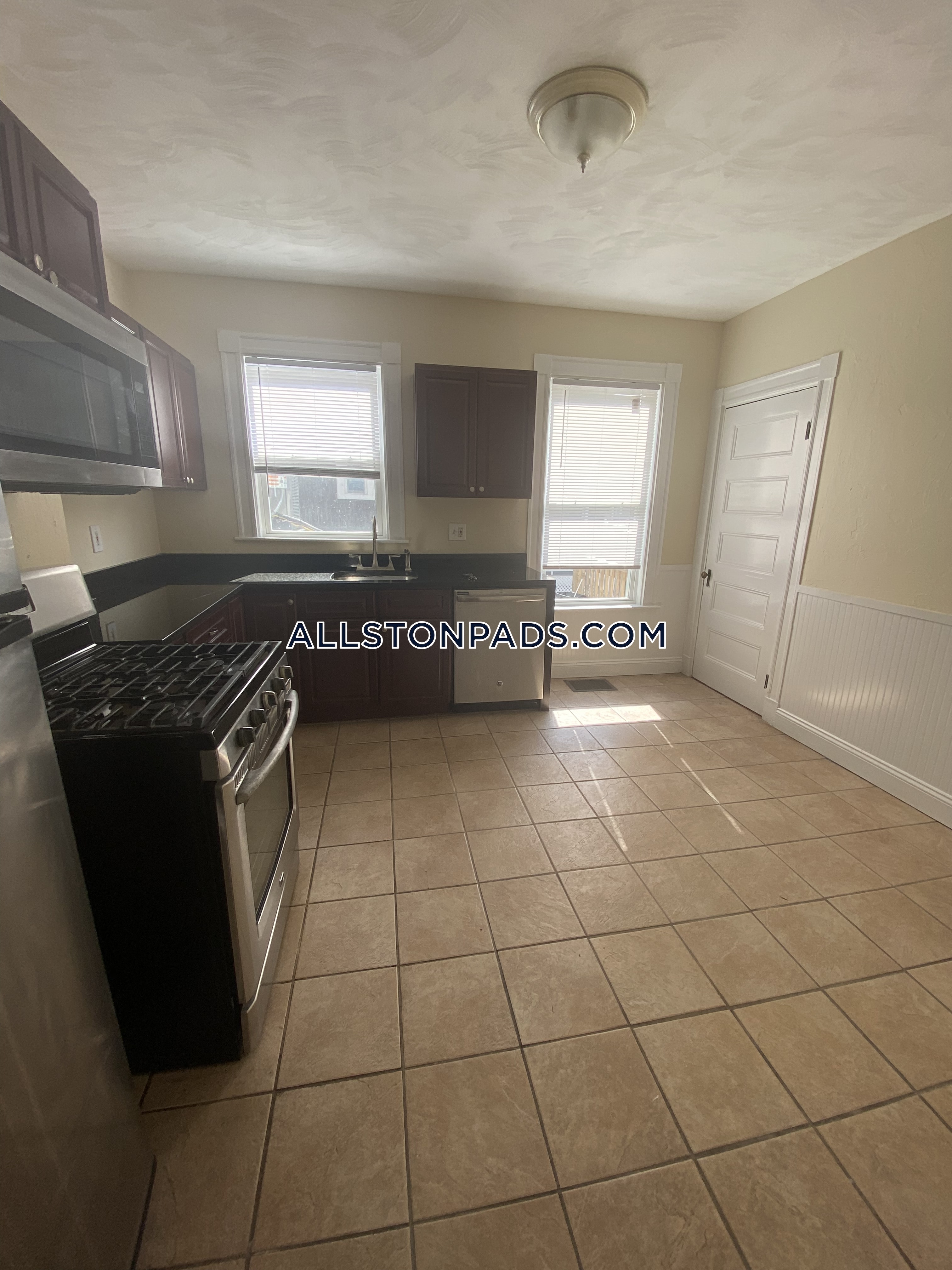 2 Alcott St, Allston