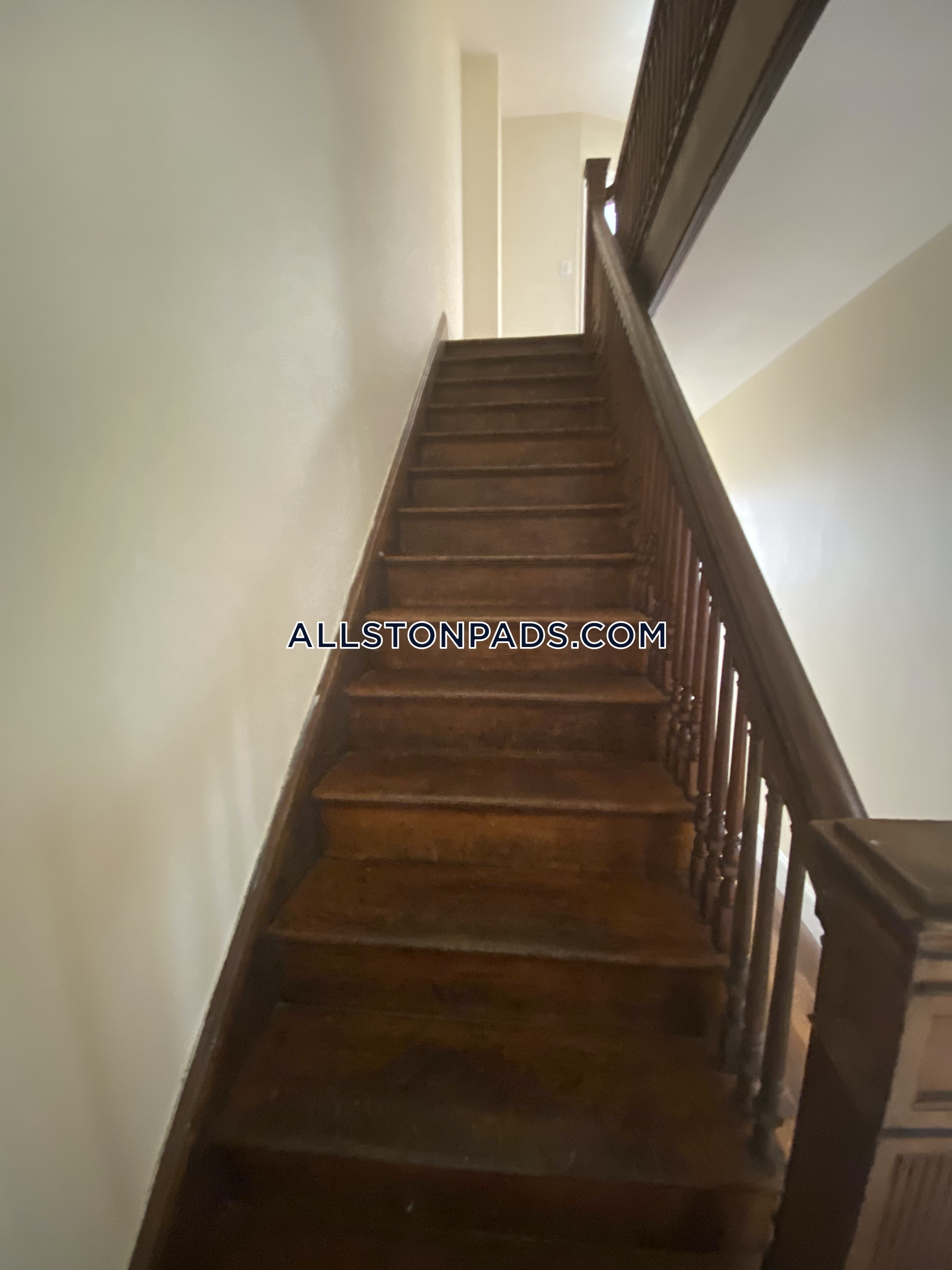 2 Alcott St, Allston