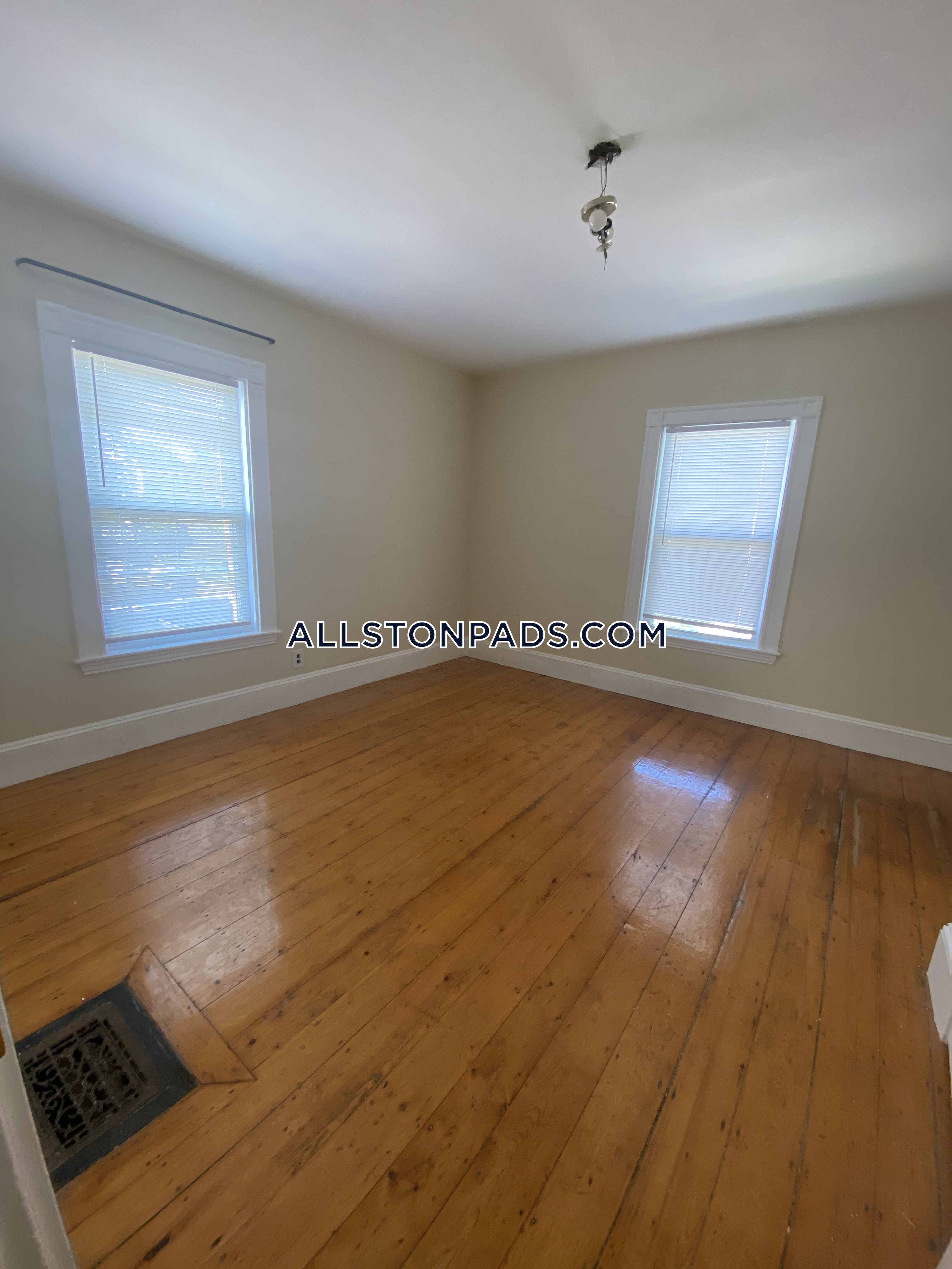 2 Alcott St, Allston