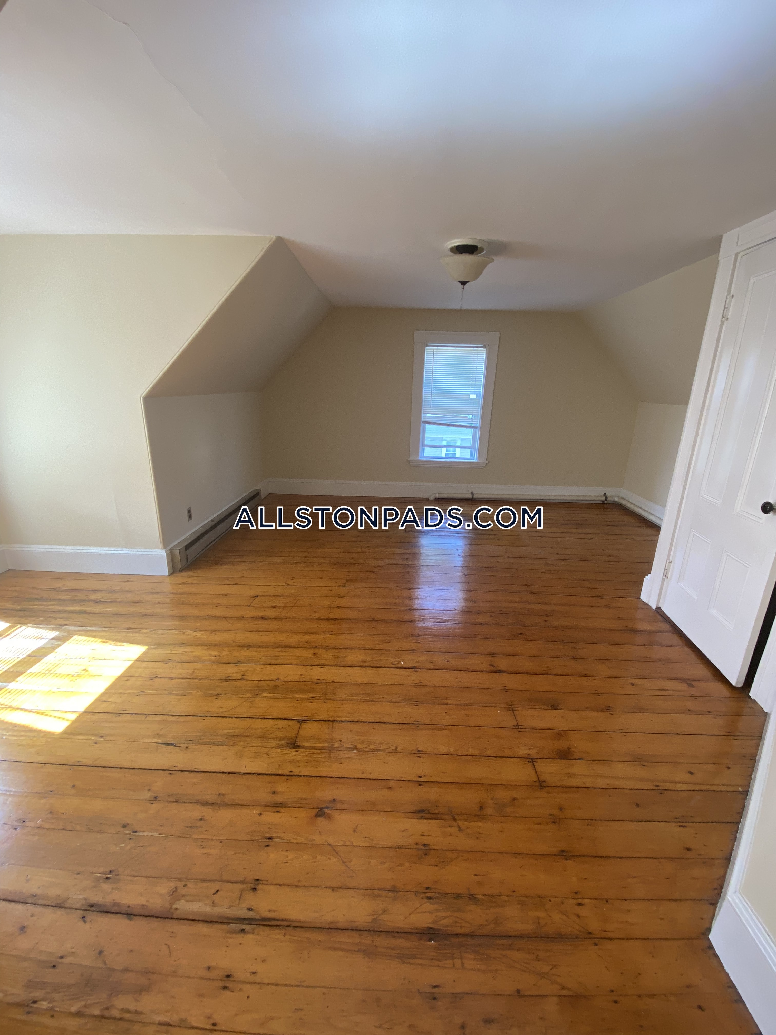 2 Alcott St, Allston