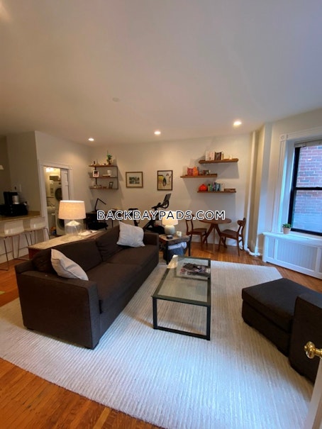 174 Newbury St, Back Bay