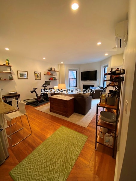 174 Newbury St, Back Bay