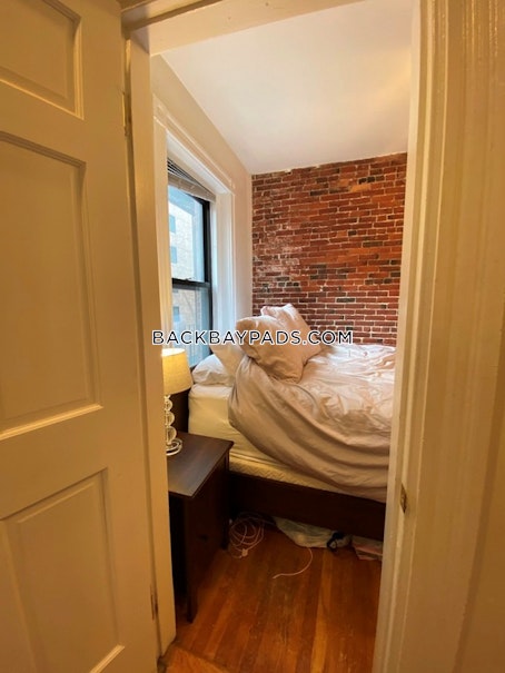 174 Newbury St, Back Bay