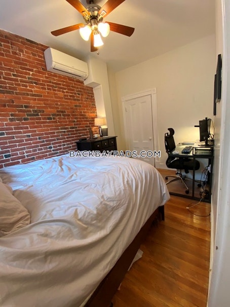 174 Newbury St, Back Bay