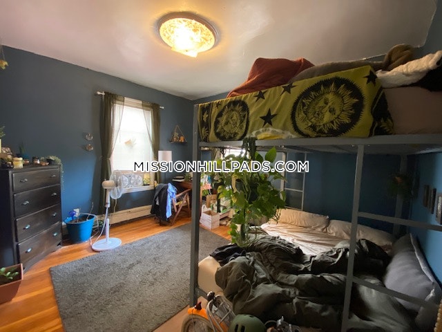 50 Fisher Ave, Mission Hill