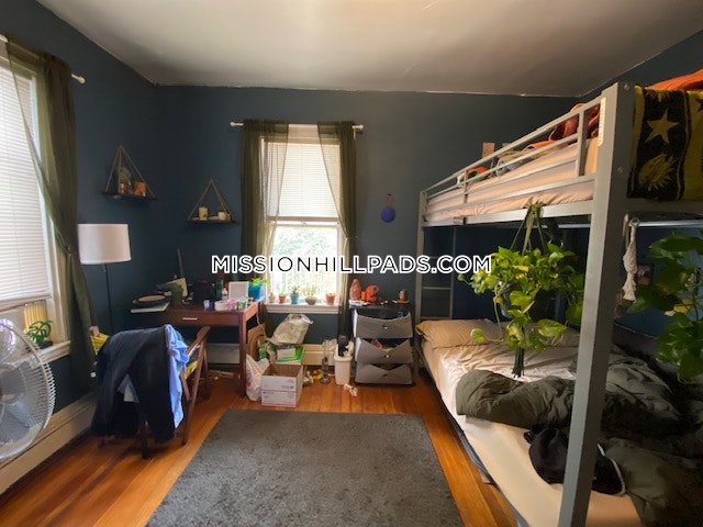 50 Fisher Ave, Mission Hill