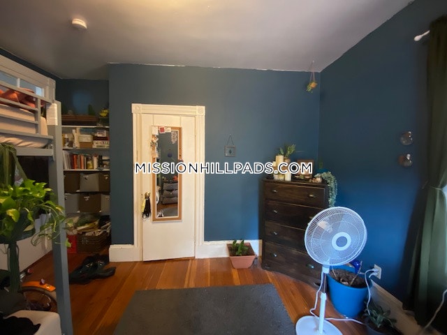 50 Fisher Ave, Mission Hill