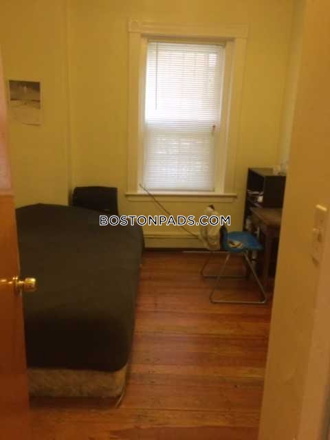 128 Day St, Jamaica Plain