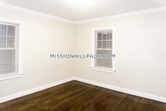 26 School St, Roxbury