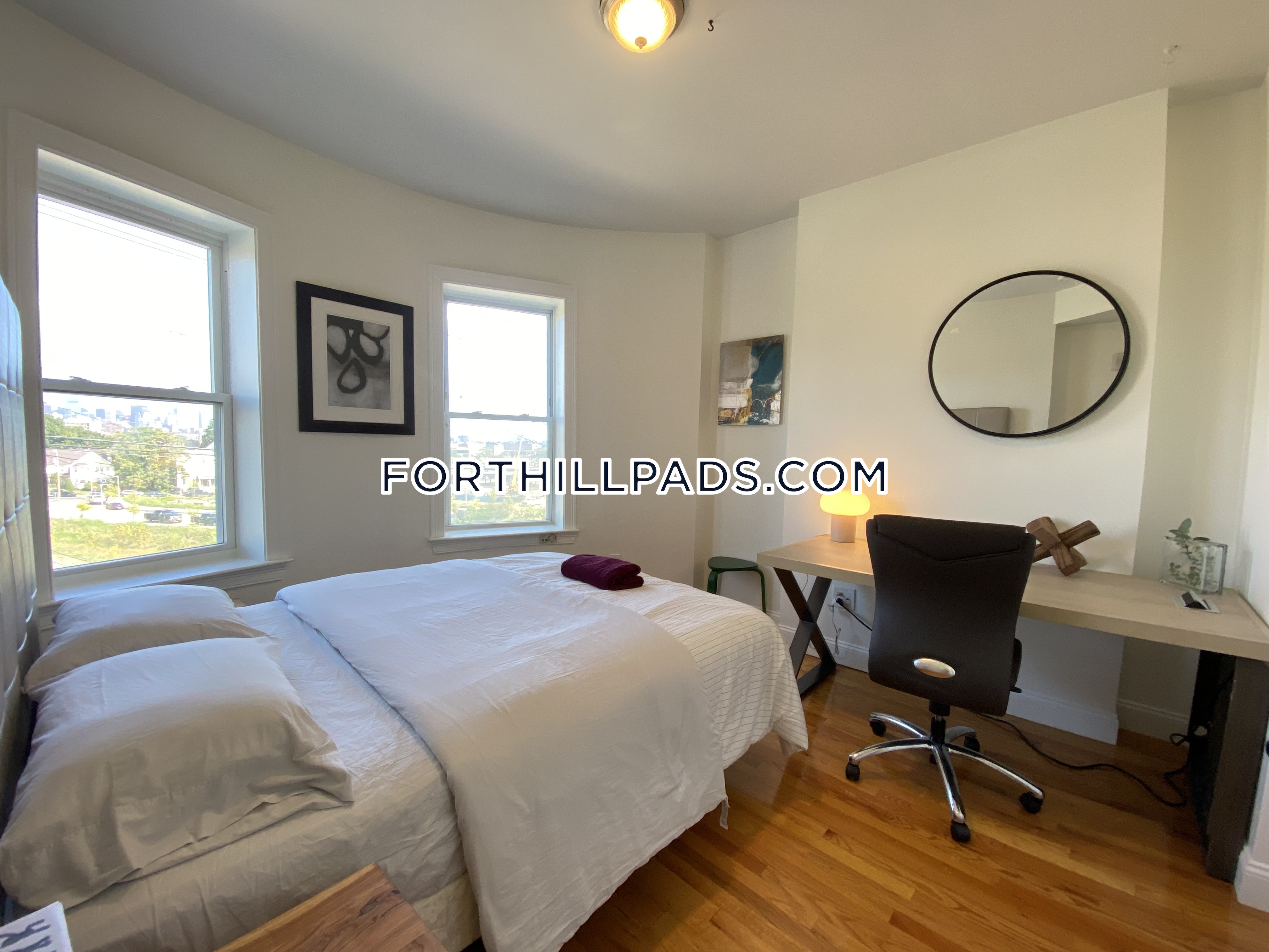 48 Guild St, Roxbury