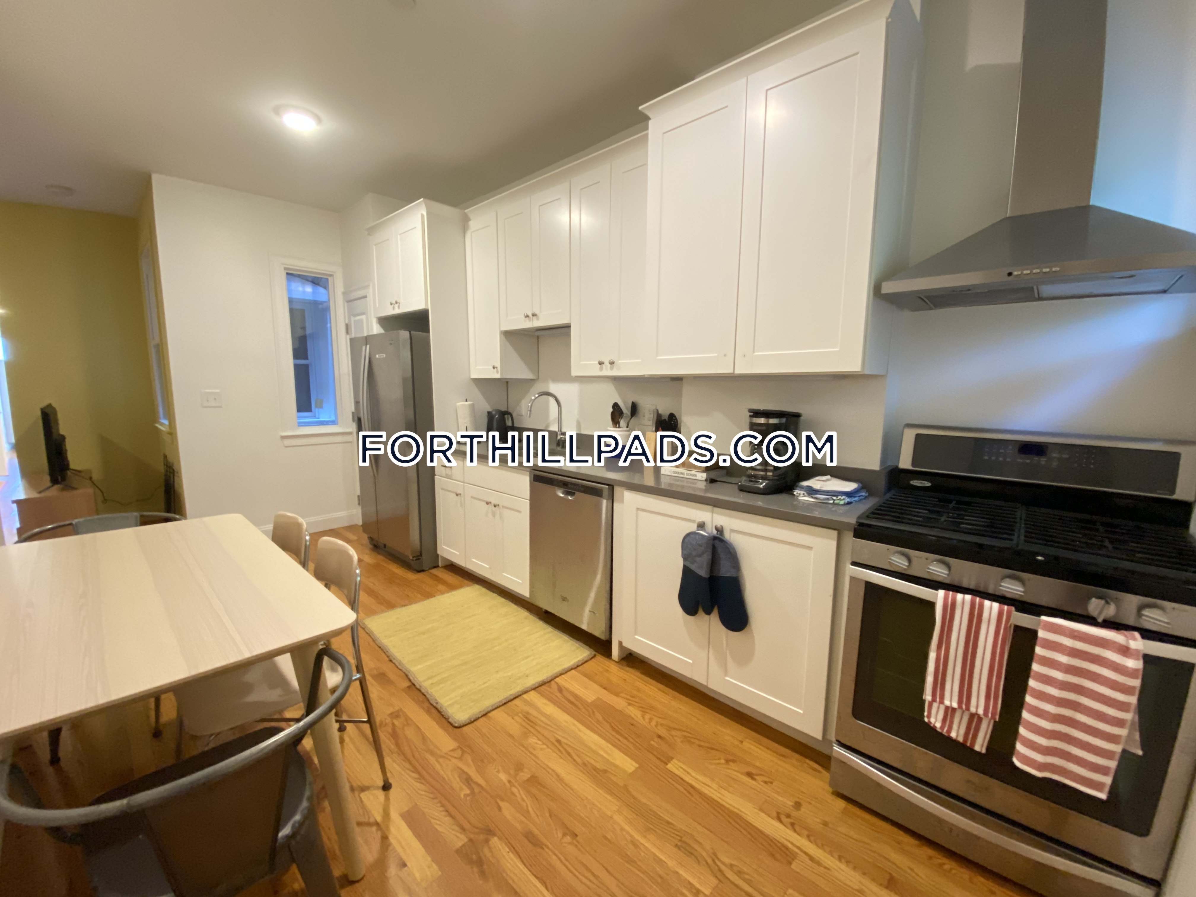 48 Guild St, Roxbury