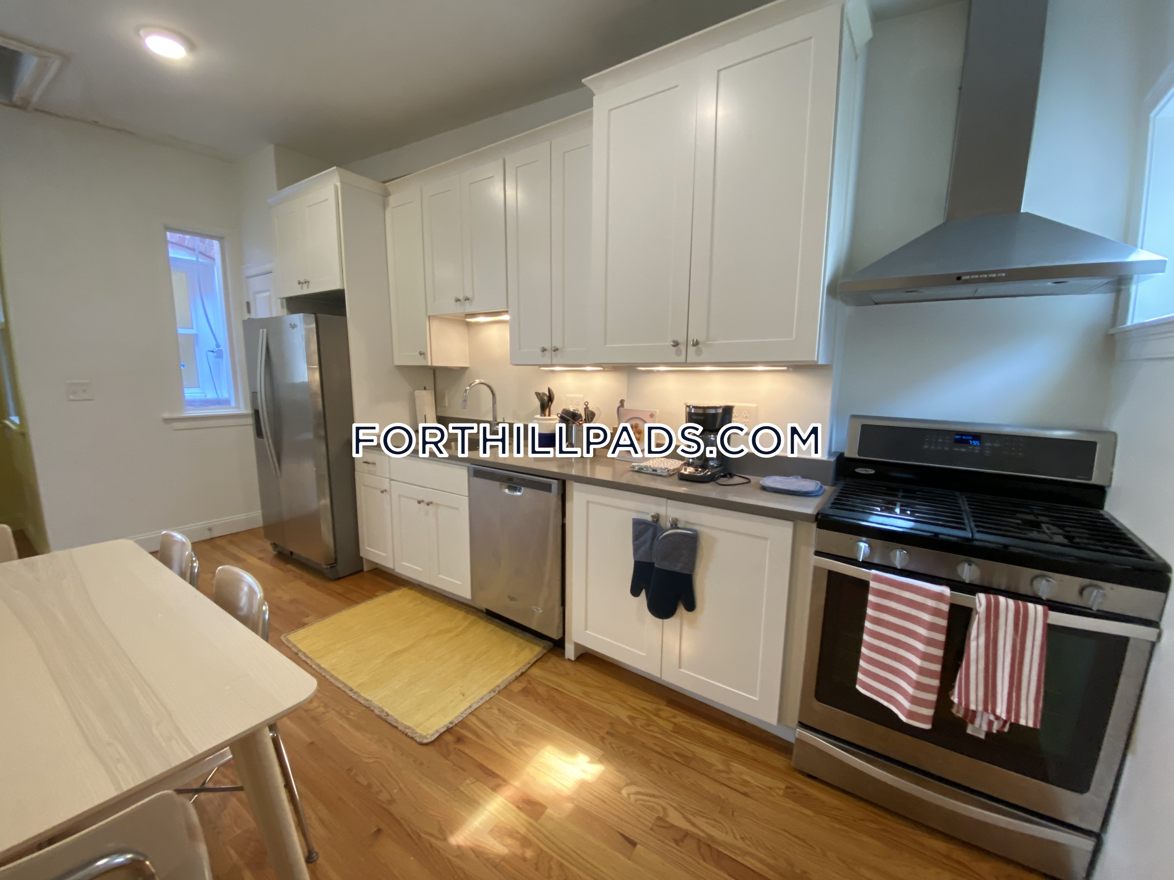 48 Guild St, Roxbury