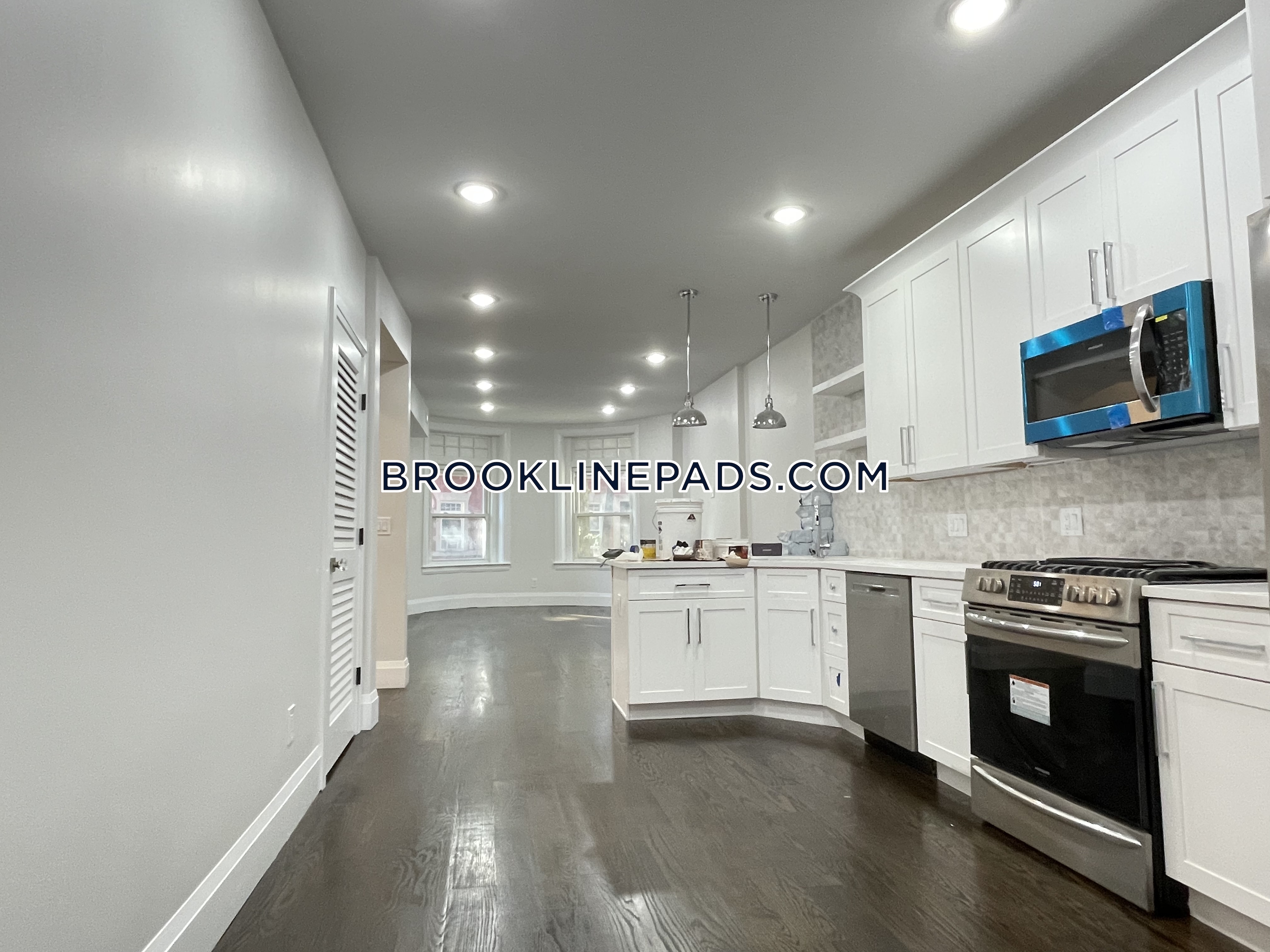 7 Strathmore Rd, Coolidge Corner