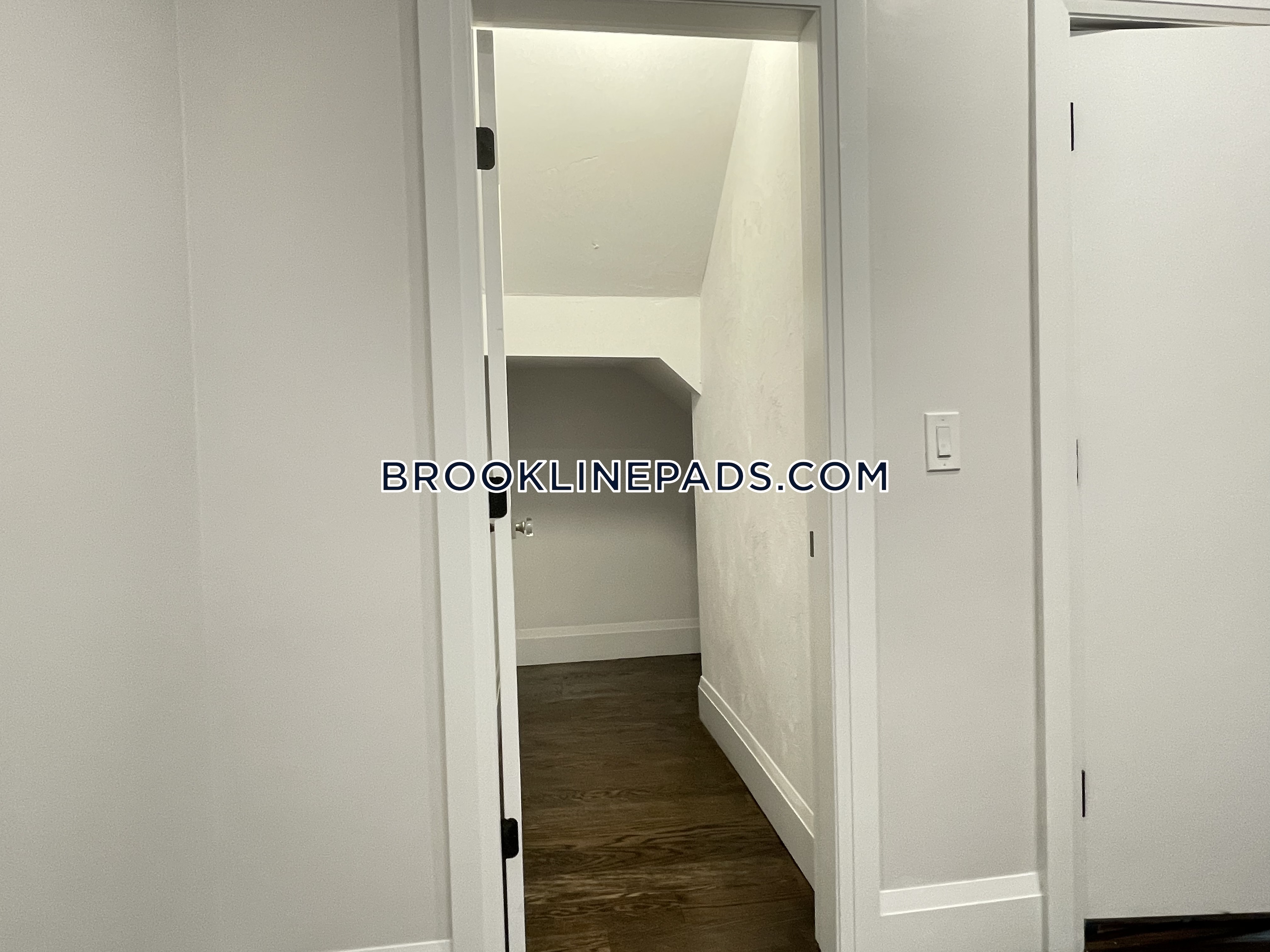 7 Strathmore Rd, Coolidge Corner