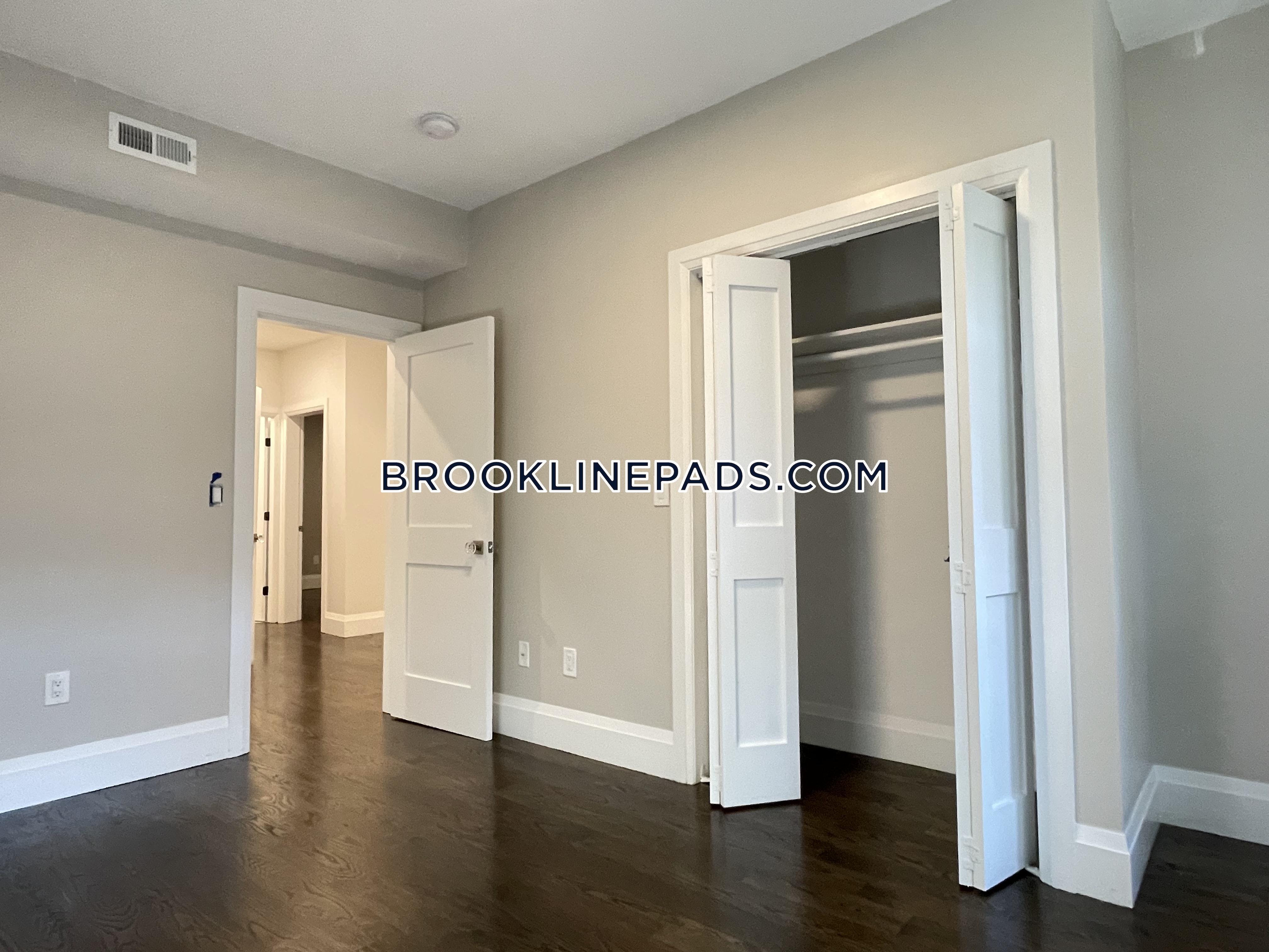 7 Strathmore Rd, Coolidge Corner