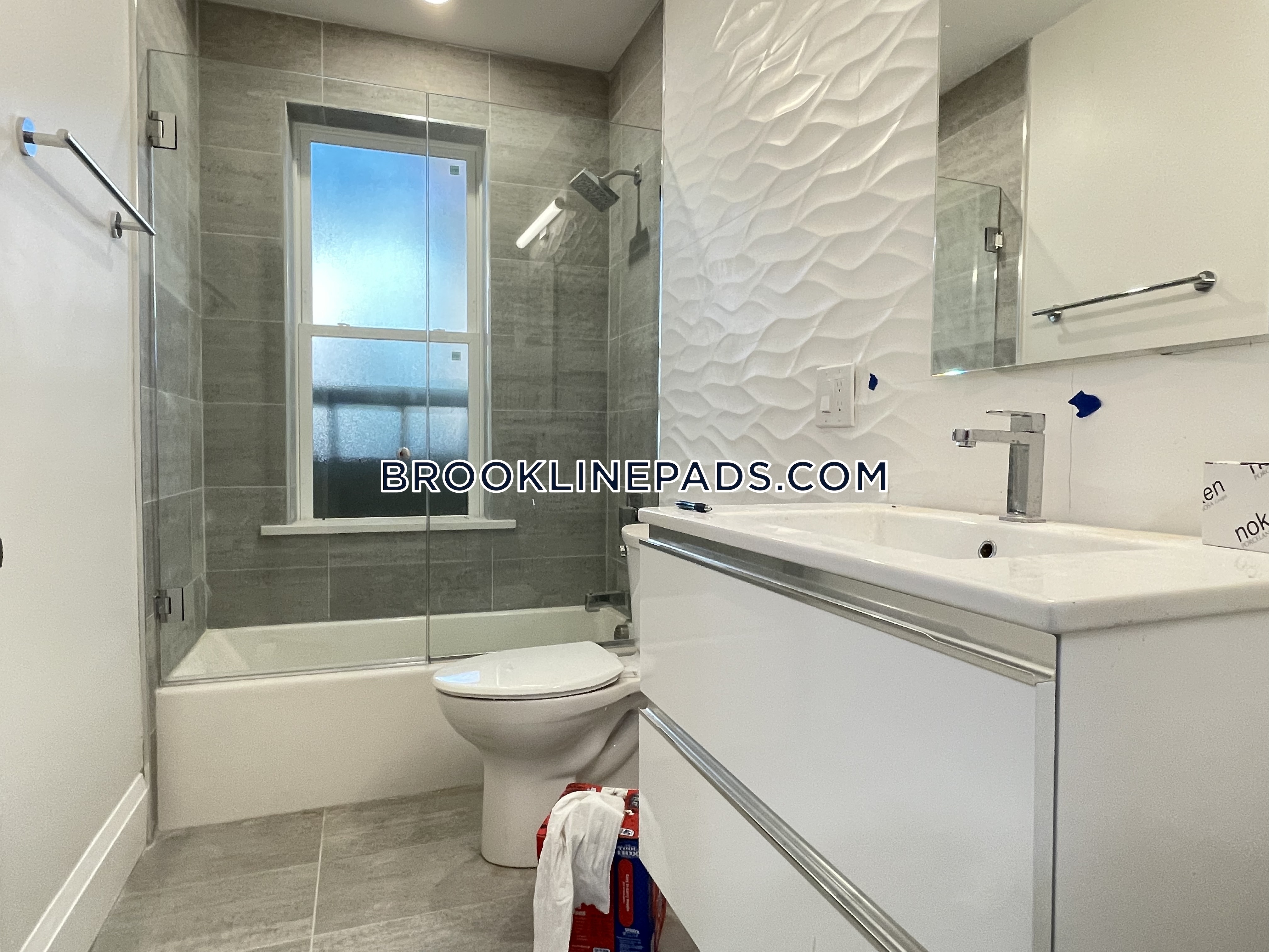 7 Strathmore Rd, Coolidge Corner