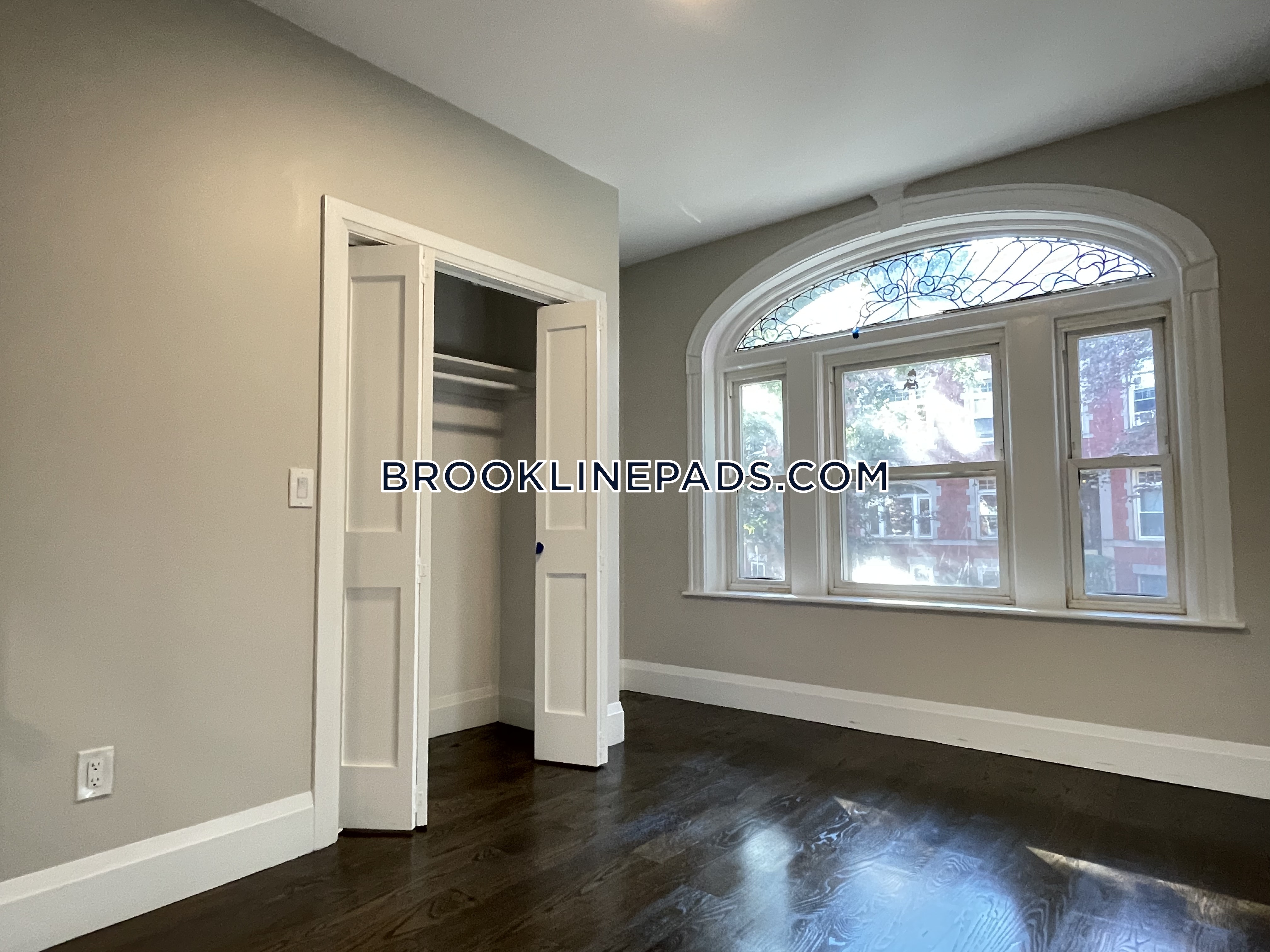 7 Strathmore Rd, Coolidge Corner